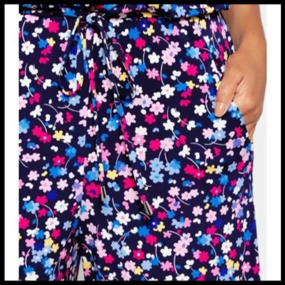 Maggy London Lottie Floral Knit Cropped Jumpsuit Navy Sky Size 2 - NWT - Picture 3 of 16